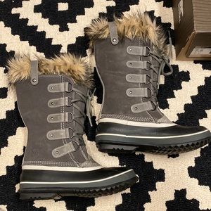 SOREL Joan of Arctic winter boots waterproof gray 7.5